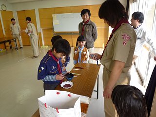 アズキをつまめ