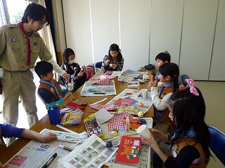 紙コップ人形作り