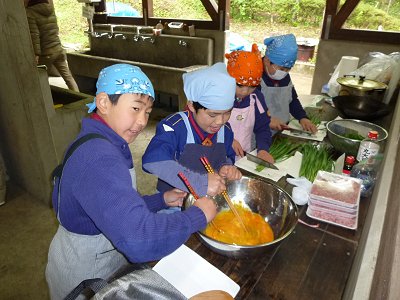 卵をといています