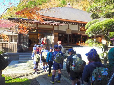 お寺に到着