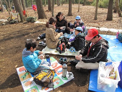 里山でお昼ご飯