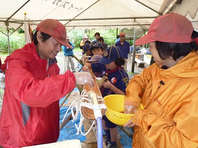 流す方は大忙し