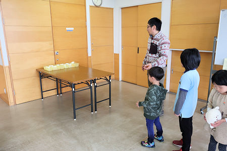 ピンポン玉入れ 写真
