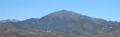 伊勢原市内から望む丹沢・大山